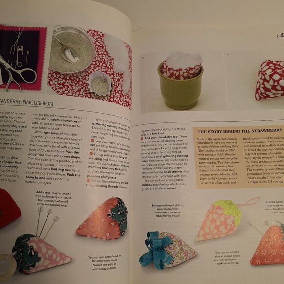Mollie Makes Issue 2 2011 UK Magazine Japanese Felties Summer Crafts Crochet - Picture 7 of 12